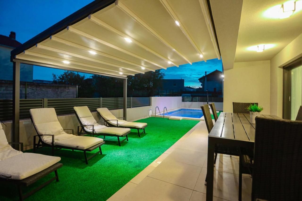 Villa Castelli, Apartment With Pool, Kaštela Exteriör bild