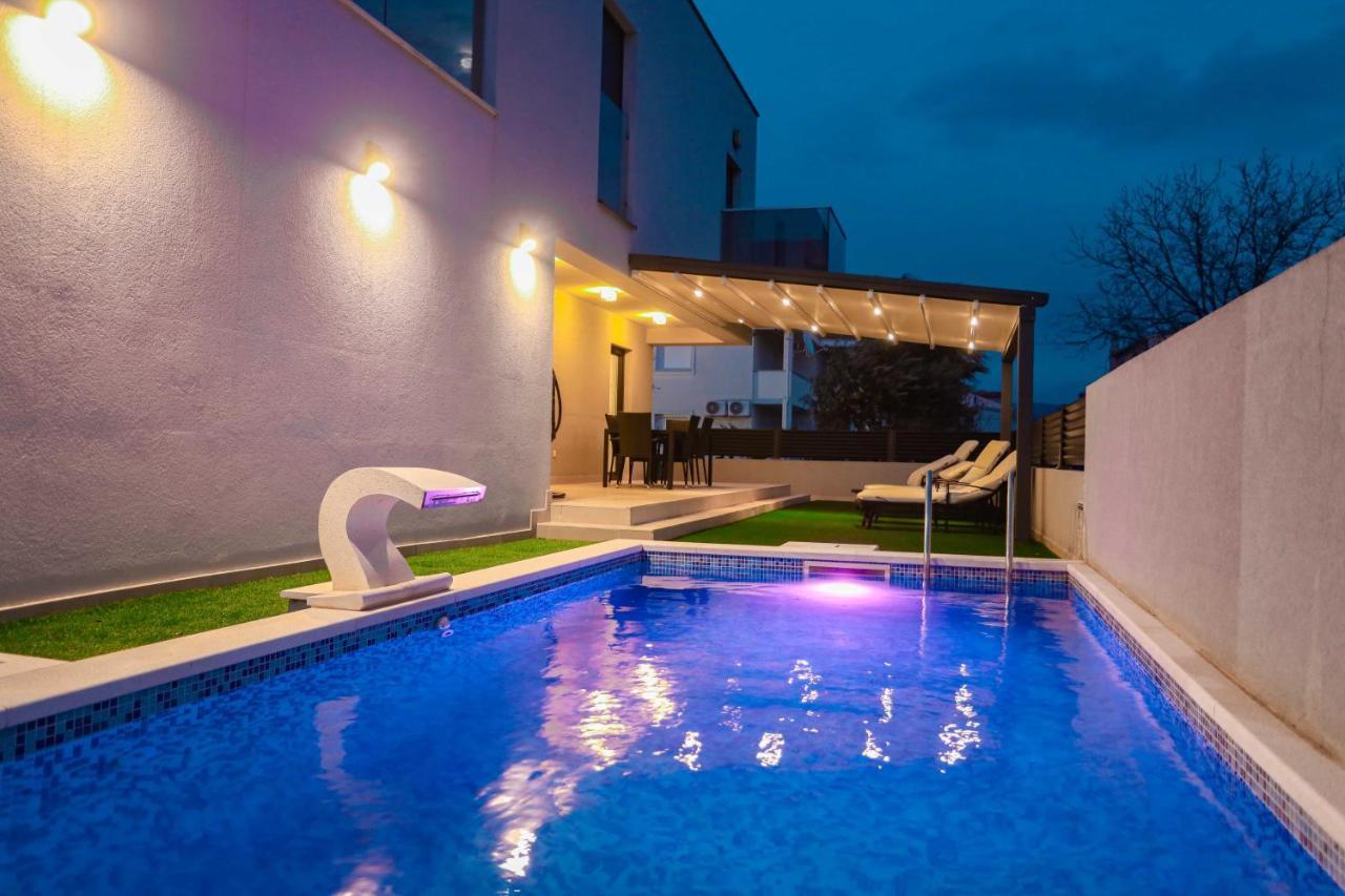 Villa Castelli, Apartment With Pool, Kaštela Exteriör bild