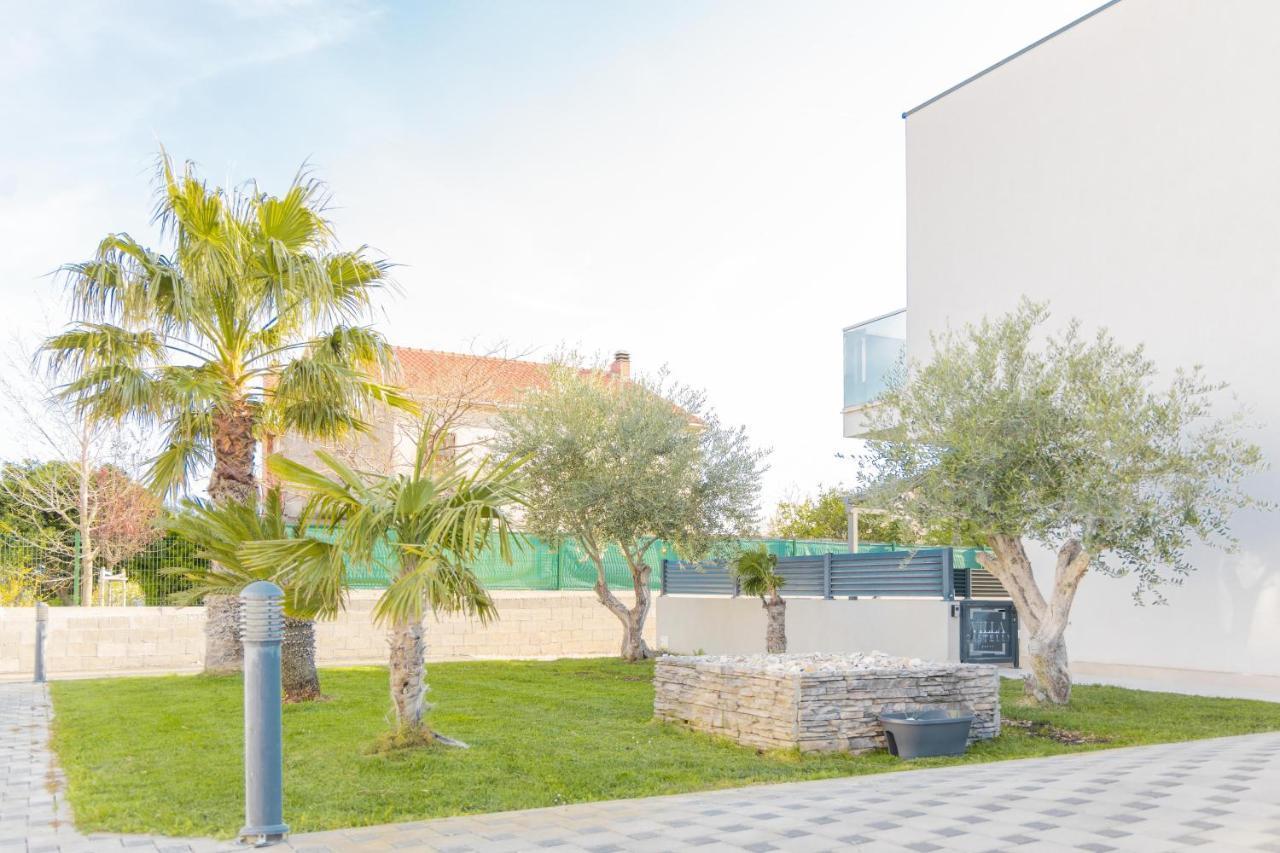 Villa Castelli, Apartment With Pool, Kaštela Exteriör bild