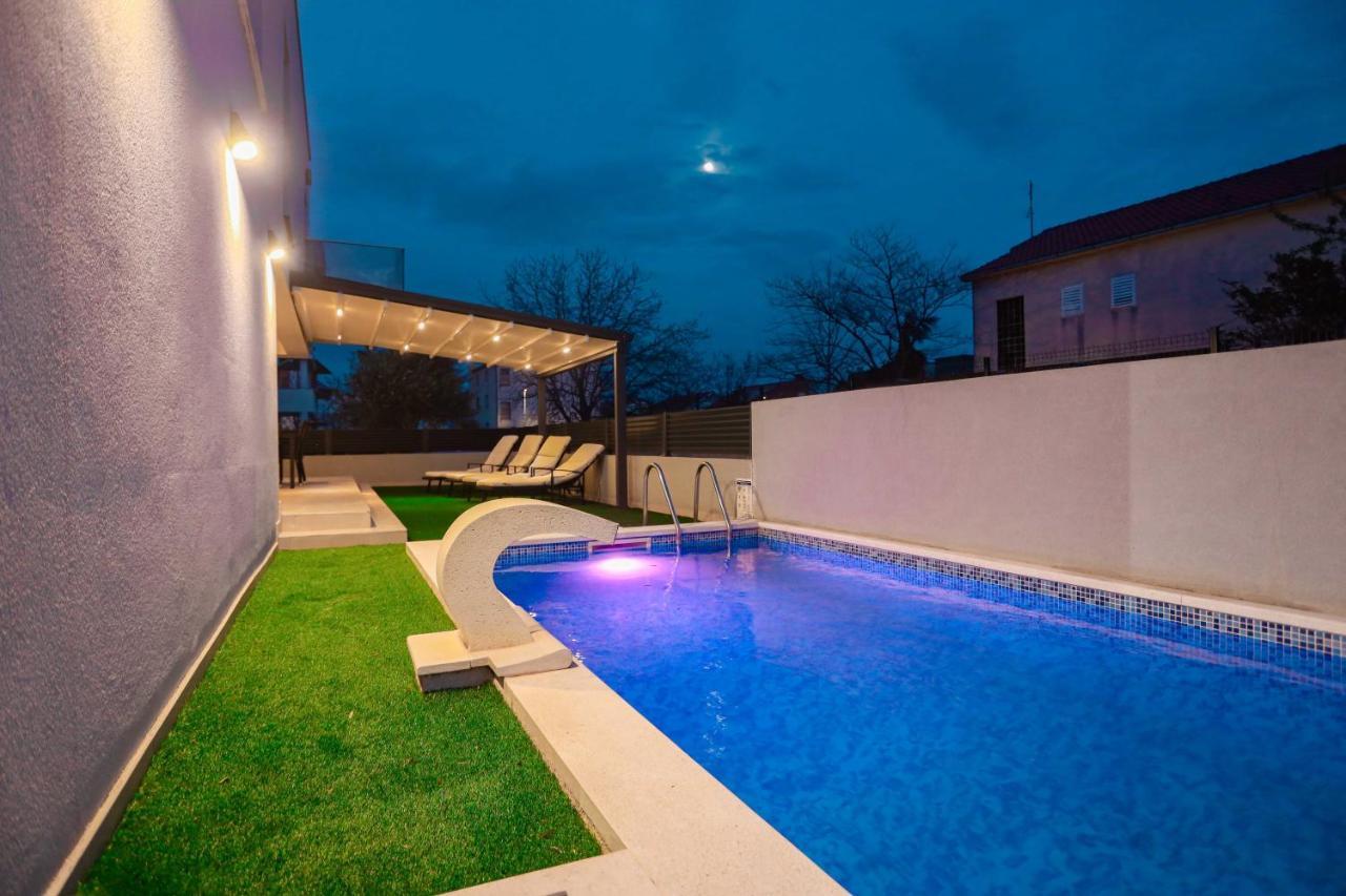 Villa Castelli, Apartment With Pool, Kaštela Exteriör bild